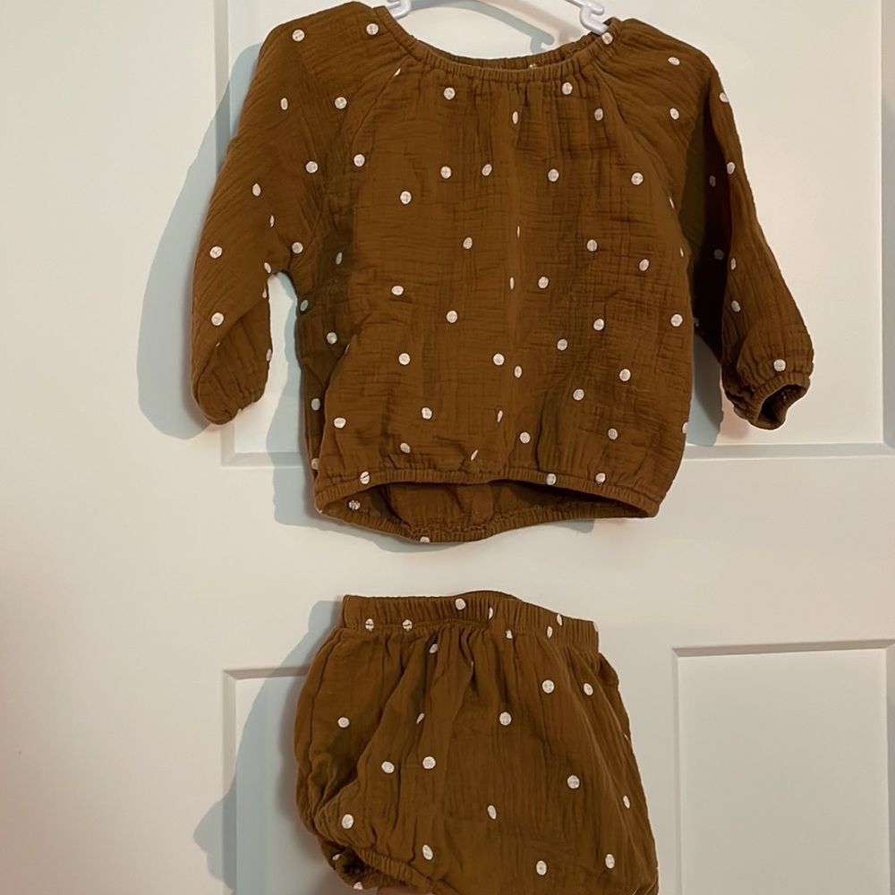 Quincy Mae Long sleeve and bloomer set (6-12 Months)
